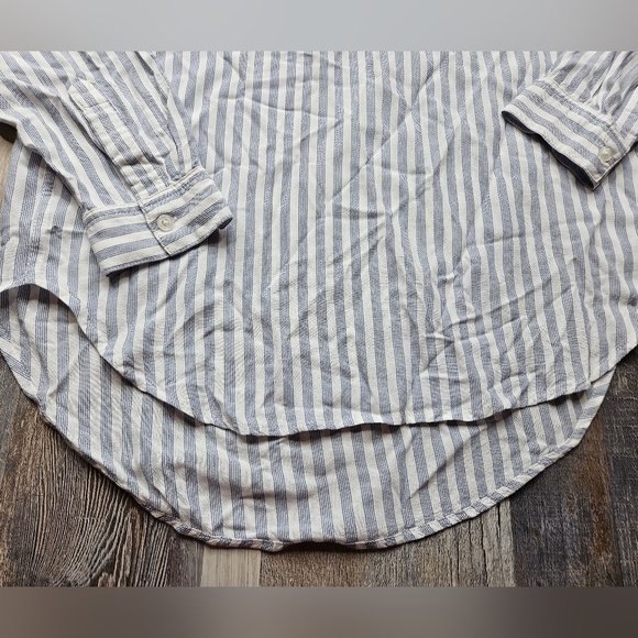 Rails Women's Small Blue White Stripes Blouse Half Button Rounded Hem - Picture 5 of 8